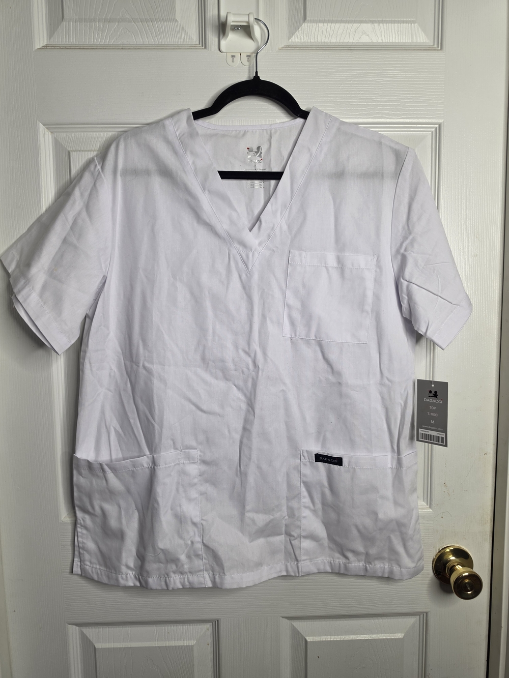 Unbranded White V-Neck Short Sleeve Medical Top with Patch Pockets